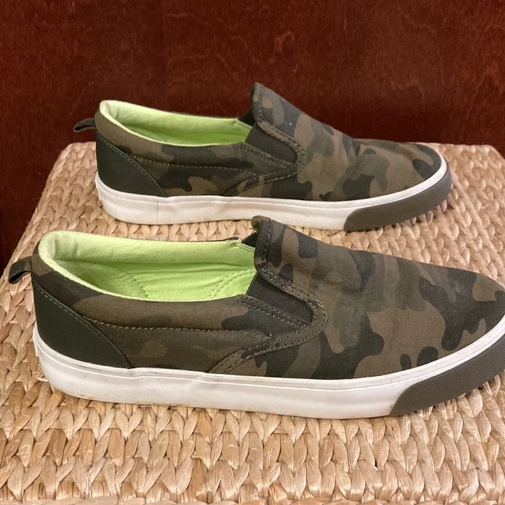 Old Navy Camo Slip on Sneakers